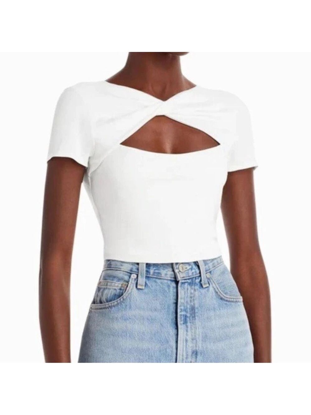 Fore Cut Out White Top